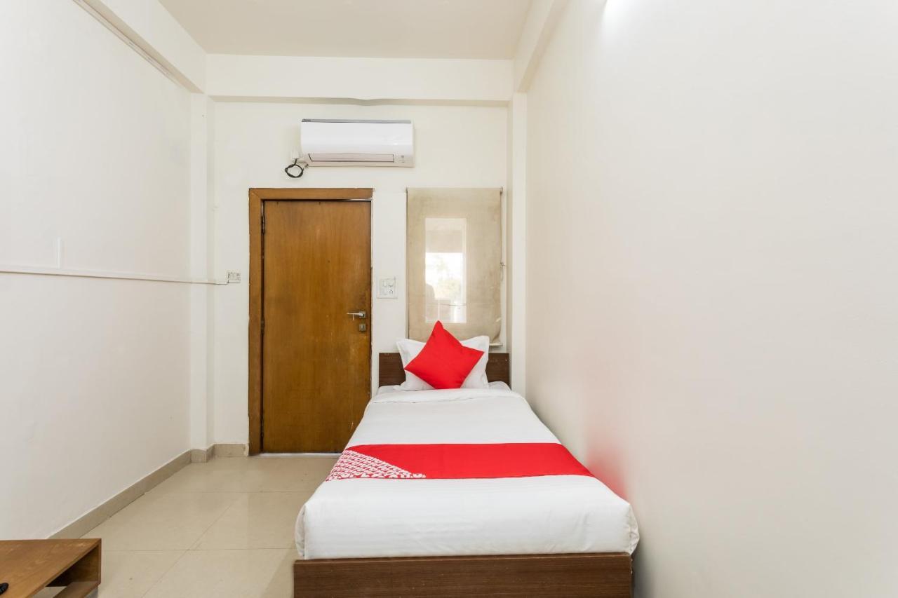 Capital O 47403 Hotel Manjeet Bhopal Extérieur photo